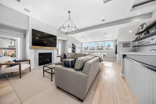 5 Wallace Ct, Boston, MA, 02129-3407 | Card Image