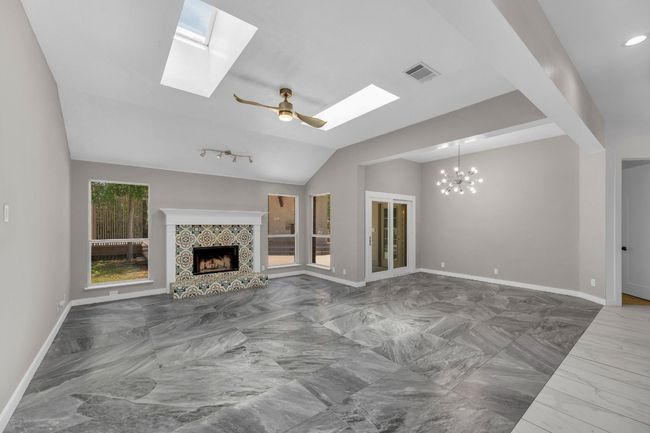 Marble floors.... | Image 9