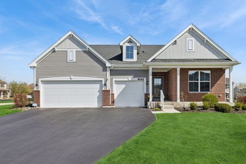 9242 Enstrom Ct, Huntley, IL, 60142-6082 | Card Image