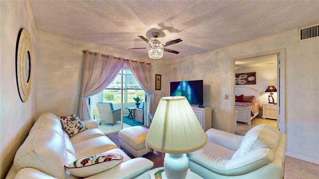 Living Room | Image 19