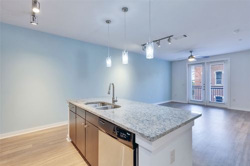 3039-1900 Barton Springs Rd, Austin, TX, 78704-1384 | Card Image