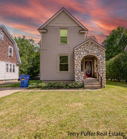 914 Leonard St, Grand Rapids, MI, 49503-1244 | Card Image