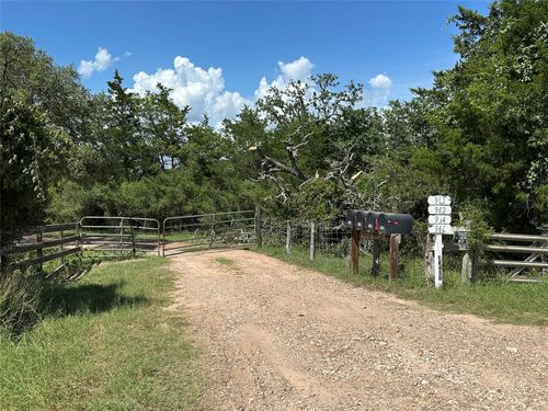 962 County Road 458, Hallettsville, TX, 77964-5301 | Card Image