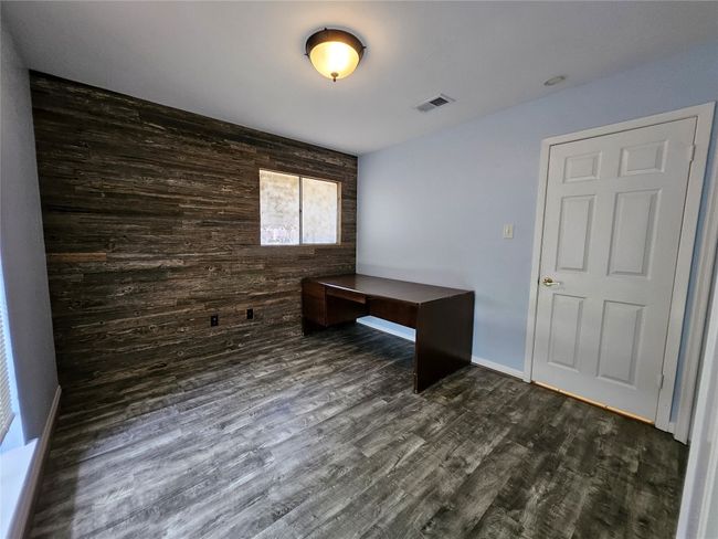 Secondary Bedroom | Image 19
