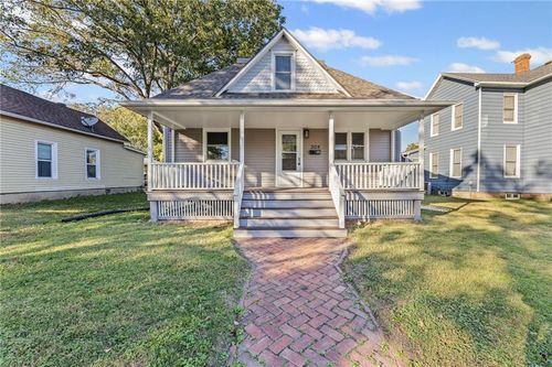 304 W Wea St, Paola, KS, 66071-1450 | Card Image