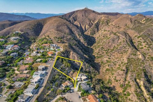 1690 Buena Vista St, Ventura, CA, 93001-2215 | Card Image