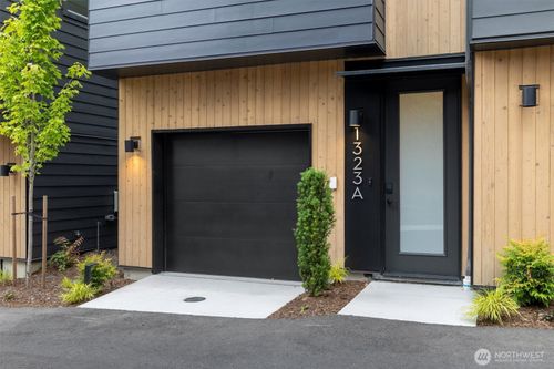 a-1323 N 185th Street, Shoreline, WA, 98133 | Card Image