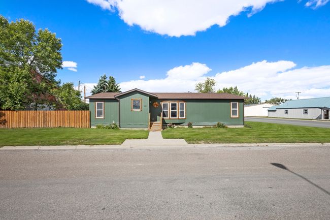 421 1 St Ave S, House other with 5 bedrooms, 3 bathrooms and null parking in Fairfield MT | Image 4