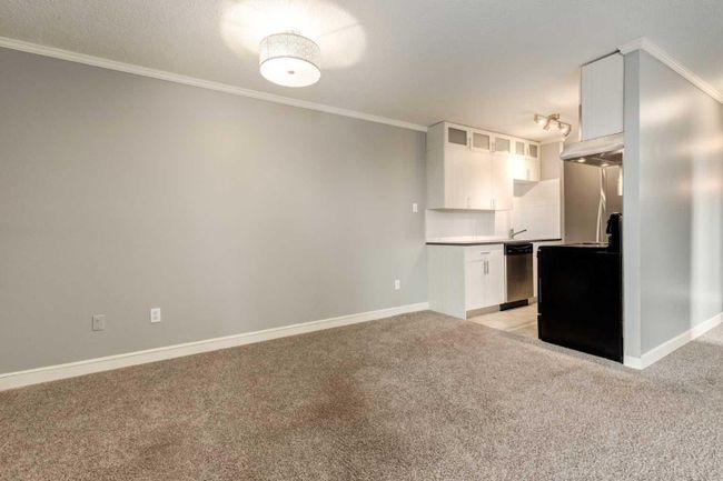 307 - 2512 1 Avenue Nw, Home with 2 bedrooms, 1 bathrooms and 1 parking in Calgary AB | Image 14