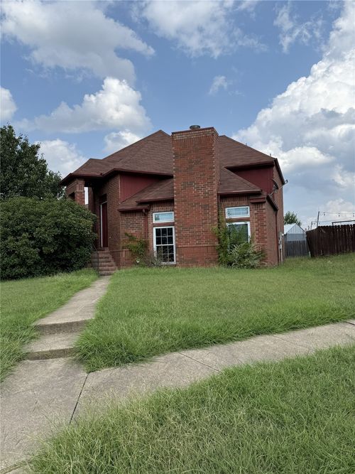 1756 Julie Ct, Balch Springs, TX, 75180-4800 | Card Image