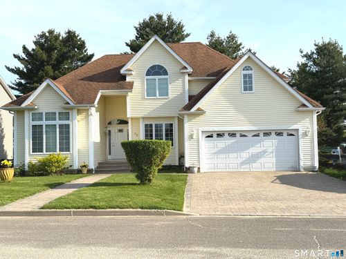 35 Emerald Pines Rd, Waterbury, CT, 06704-1289 | Card Image