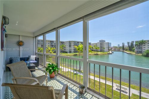 j306-2851 Leonard Dr, Aventura, FL, 33160-3953 | Card Image