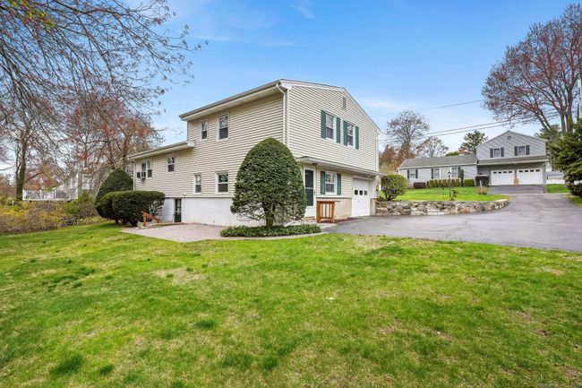 50 Poplar St, House other with 3 bedrooms, 2 bathrooms and null parking in Trumbull CT | Image 6