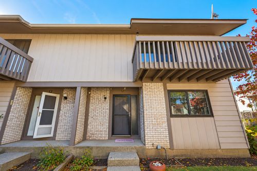 826 Hughes Pl, Vernon Hills, IL, 60061-1410 | Card Image