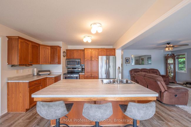 1075 Comak Cres, House other with 4 bedrooms, 4 bathrooms and 6 parking in Algonquin Highlands ON | Image 8