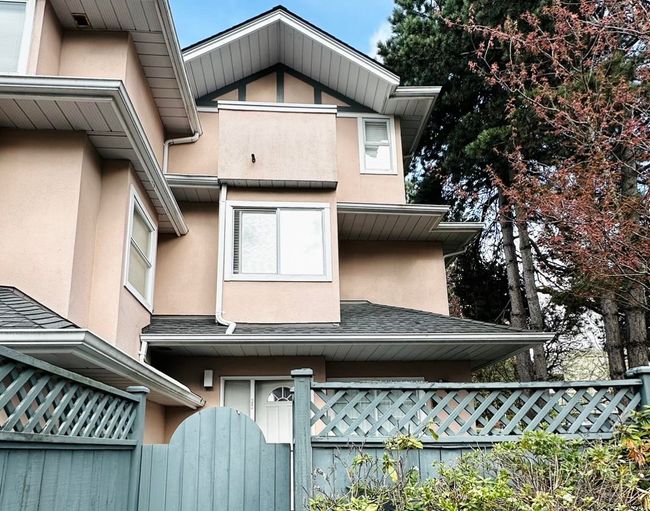 37 - 7433 16 Th Street, Townhouse with 3 bedrooms, 2 bathrooms and 2 parking in Burnaby BC | Image 3