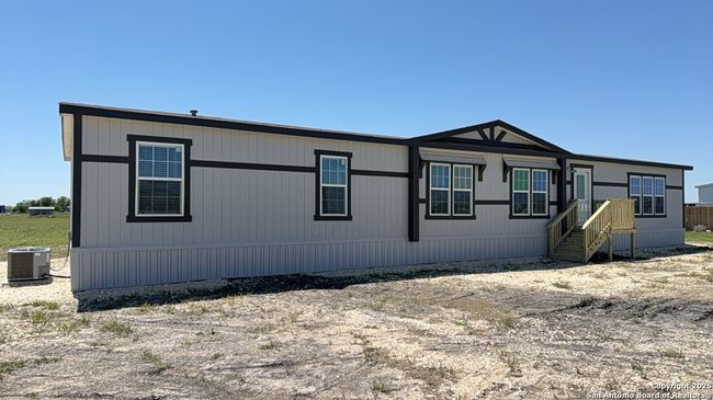 438 County Road 679, House other with 4 bedrooms, 2 bathrooms and null parking in Natalia TX | Image 34