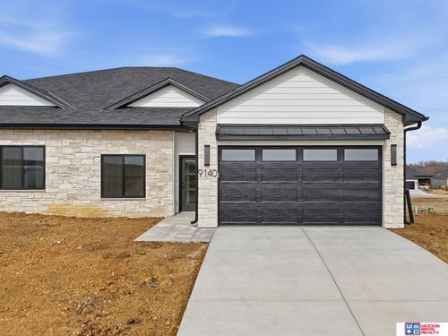 9140 Lucena, Lincoln, NE, 68520-1221 | Card Image