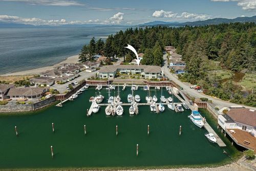 206-1585 Field Rd, Sechelt, BC, V7Z0H1 | Card Image