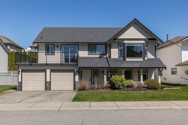 35449 Calgary Avenue, House other with 4 bedrooms, 3 bathrooms and 6 parking in Abbotsford BC | Image 1