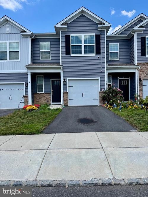 4 Peregrine Way, BURLINGTON, NJ, 08016-4446 | Card Image