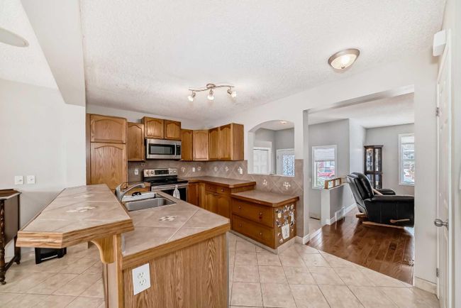 163 Eversyde Circle Sw, Home with 4 bedrooms, 2 bathrooms and 2 parking in Calgary AB | Image 8