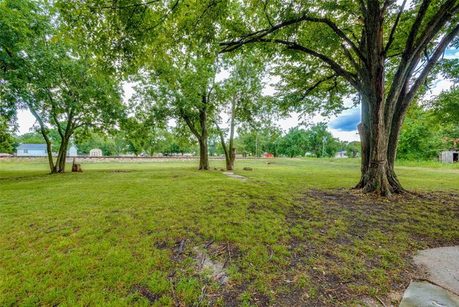 307 Commerce St W, House other with 2 bedrooms, 1 bathrooms and null parking in Honey Grove TX | Image 25
