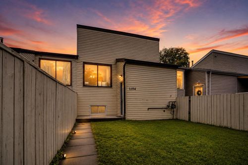 1104 53c St Se, Calgary, AB, T2A1W4 | Card Image
