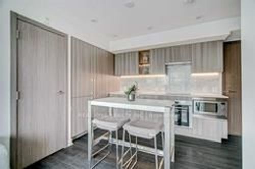 1705-19 Bathurst St, Toronto, ON, M5V0N2 | Card Image