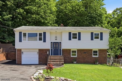 307 Nariticong Ave, Hopatcong, NJ, 07843-1600 | Card Image