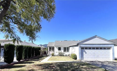 3012 Los Olivos Ln, La Crescenta, CA, 91214-3131 | Card Image