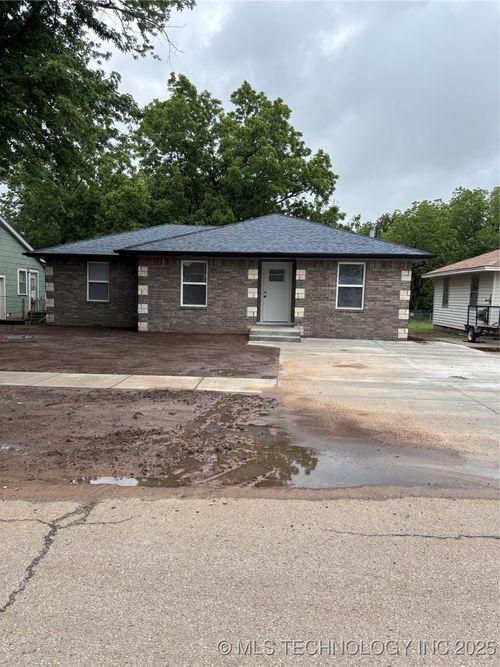 413 E 8th St, Cushing, OK, 74023-4805 | Card Image