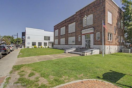 1102 Government Street, Ocean Springs, MS, 39564 | Card Image