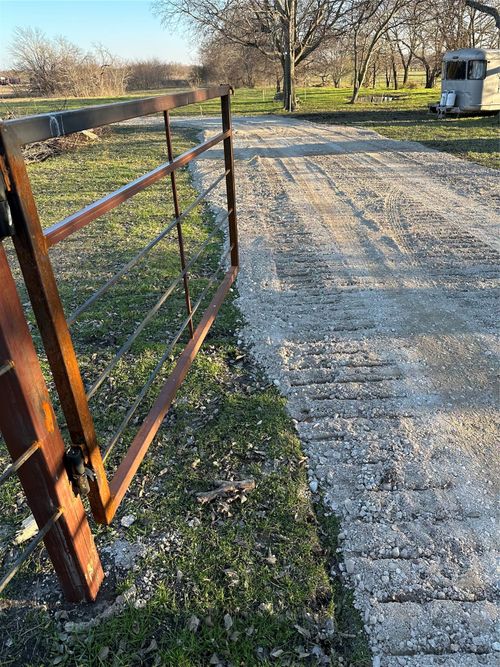 5740 County Road 107, Kaufman, TX, 75142-5709 | Card Image