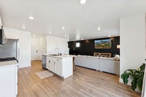 42 N Wayne Way, Grantsville, UT, 84029-3729 | Card Image