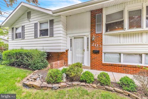 203 Meadowood Dr, NEWARK, DE, 19711-7204 | Card Image