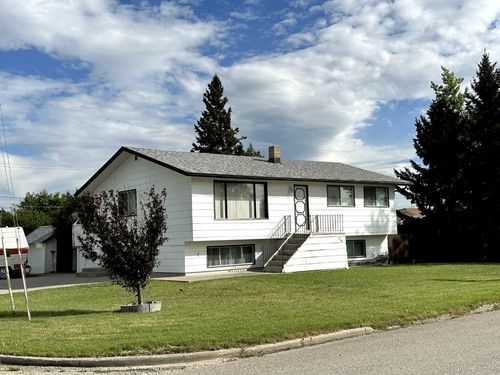 716 2 Avenue, Cowley, AB, T0K0P0 | Card Image