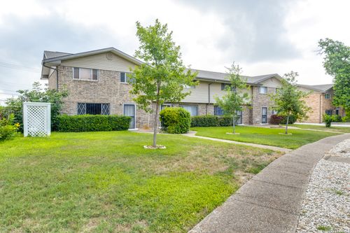 113 E Silver Sands Dr, San Antonio, TX, 78216-3528 | Card Image