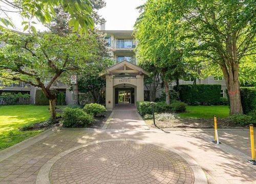 210-15220 Guildford Dr, Surrey, BC, V3R0Y6 | Card Image