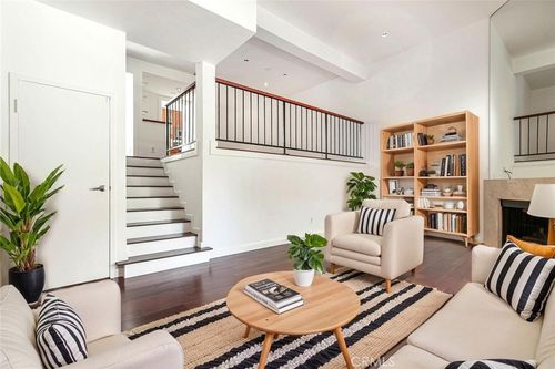 apt-10-300 N Isabel St, Glendale, CA, 91206-3616 | Card Image