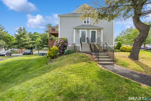111-111 Strathmore Ln, Wallingford, CT, 06492 | Card Image