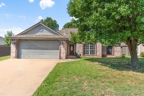10736 E 120th Street N, Collinsville, OK, 74021 | Card Image