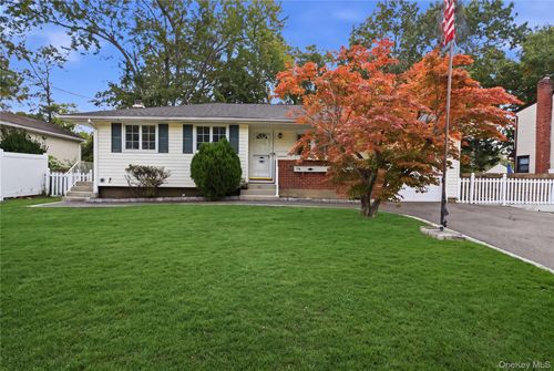 56 Prairie Drive, Babylon, NY, 11703 | Card Image