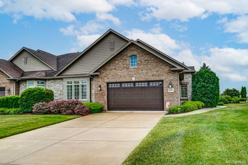 8999 Holland Harbor Cir, Frankfort, IL, 60423-3500 | Card Image