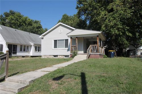 2230 E 67th Ter, Kansas City, MO, 64132-2948 | Card Image