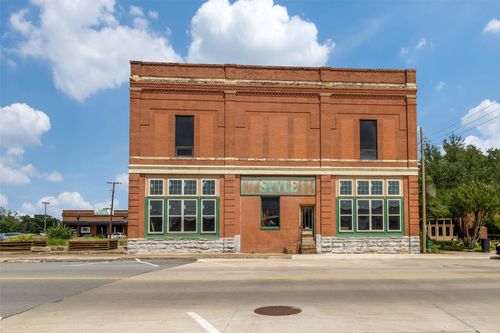114 N Houston Ave, Denison, TX, 75021-3013 | Card Image