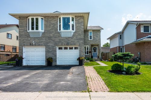587 Davis Dr, Kingston, ON, K7M7Y4 | Card Image