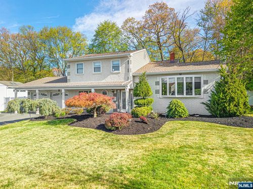 19 Harwood Pl, Wayne, NJ, 07470-2618 | Card Image
