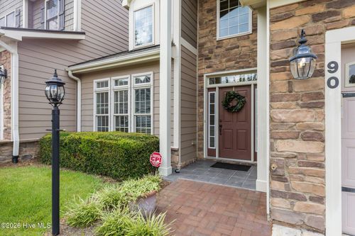 90 Shadow Creek Ct, Pinehurst, NC, 28374-8572 | Card Image
