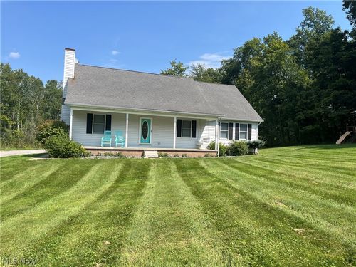 9449 Old State Rd, Chardon, OH, 44024-9258 | Card Image